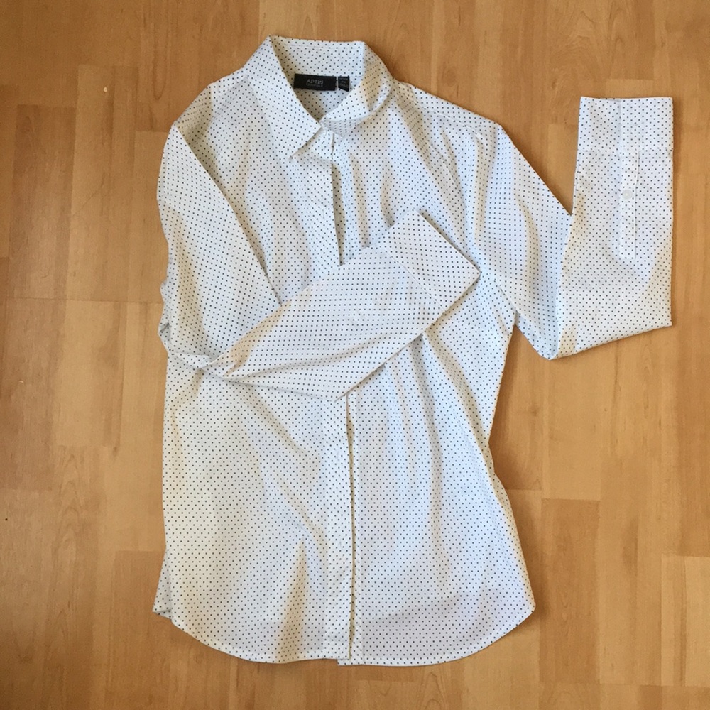 Apt 9 button up shirt/blouse